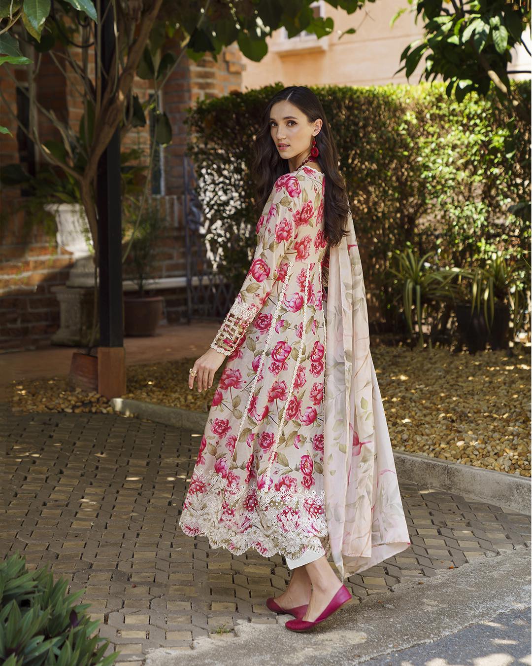 03-Piece Printed Lawn Suit - Ready To Wear
