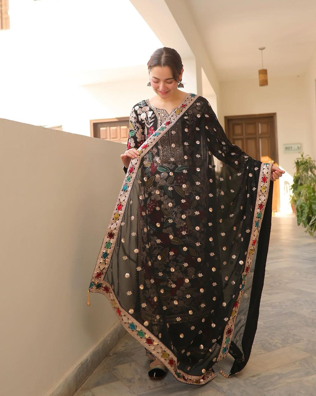 3 Piece Stitched Luxury Chiffon Embroidery Suit - Ready To Wear